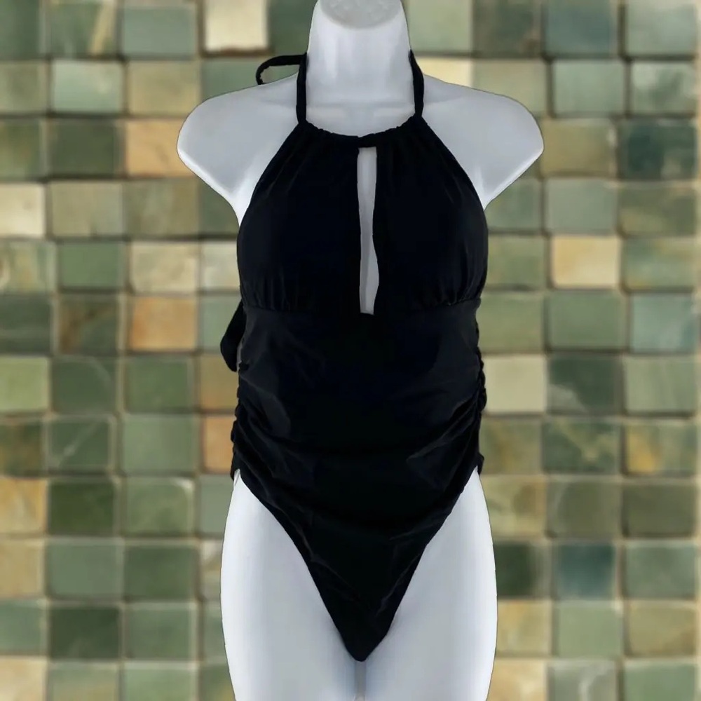 Cupshe Black Keyhole One-Piece Swimsuit